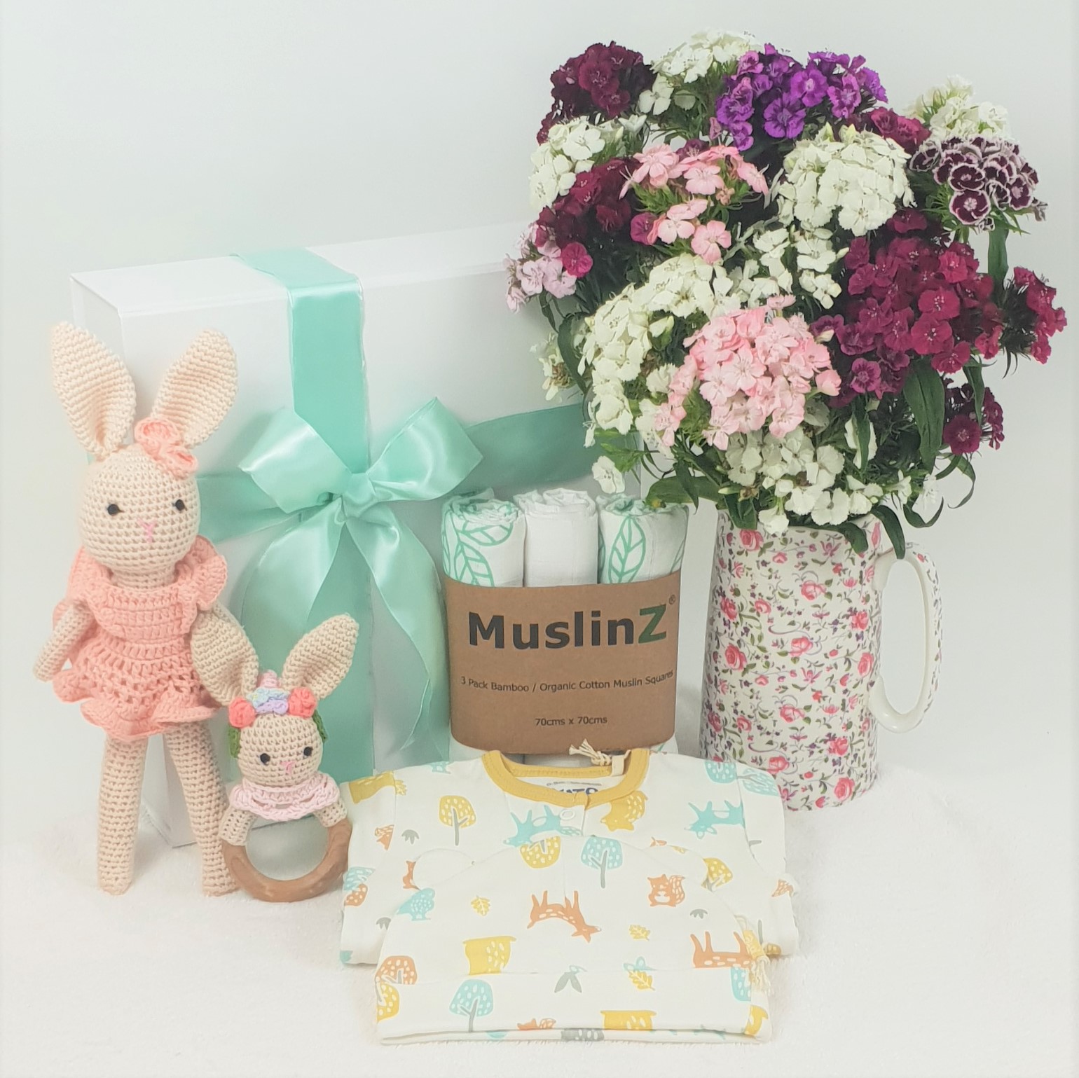 Classic New Baby Girl Gift Box naturalbabybox.co.uk