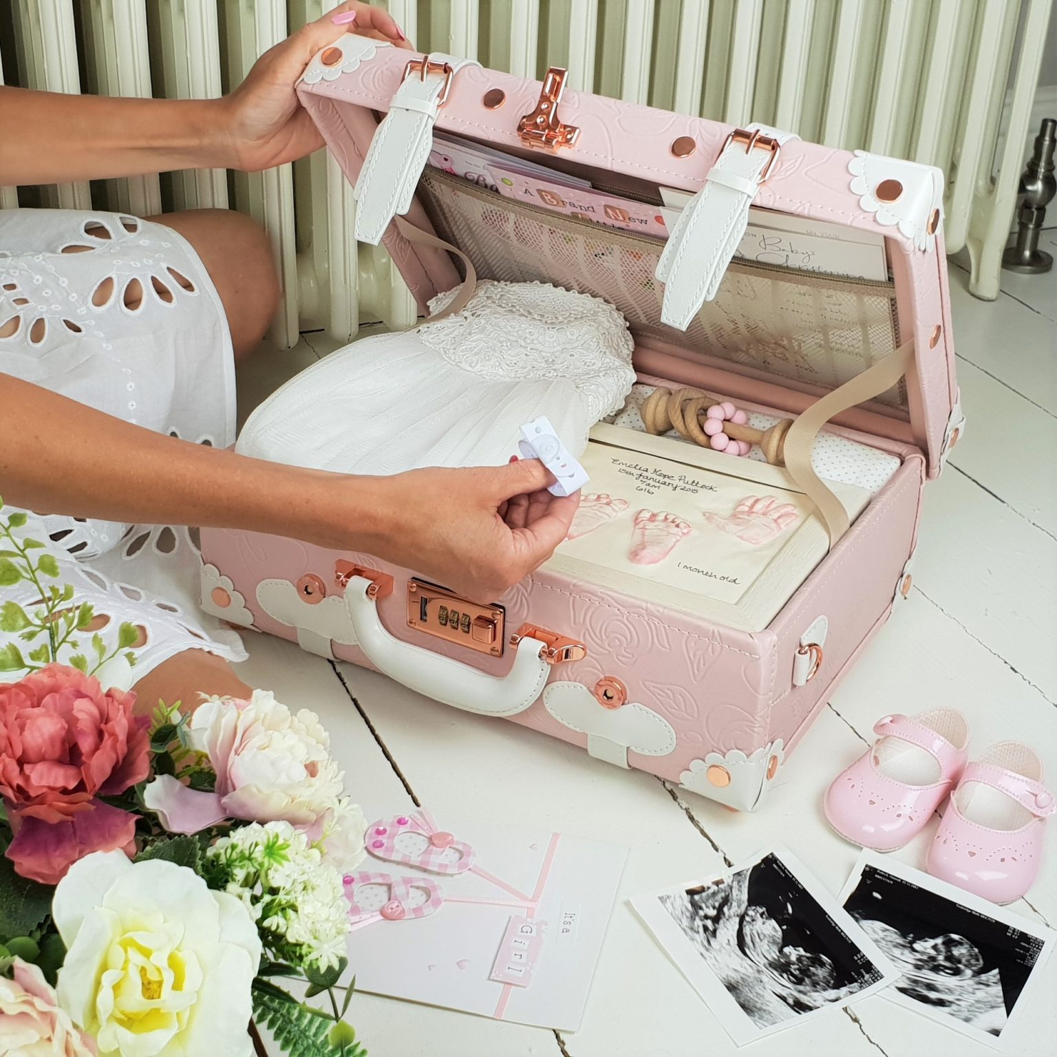 Keepsake cases Vintage style memory suitcase naturalbabybox.co.uk